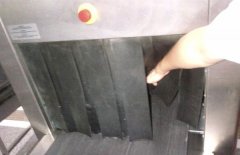 X光安檢機(jī)為什么配有鉛簾?